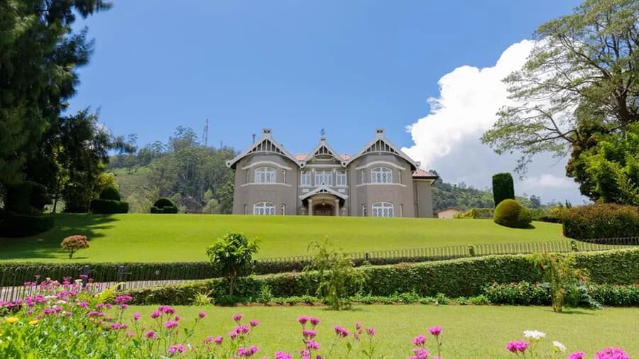 The Bellwood Manor